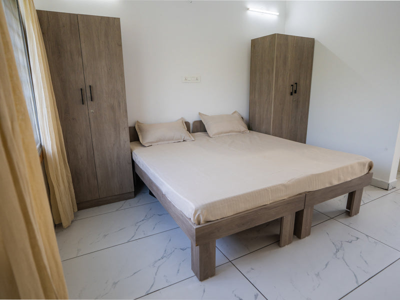 Standard Suite — Single Occupancy — photo 1